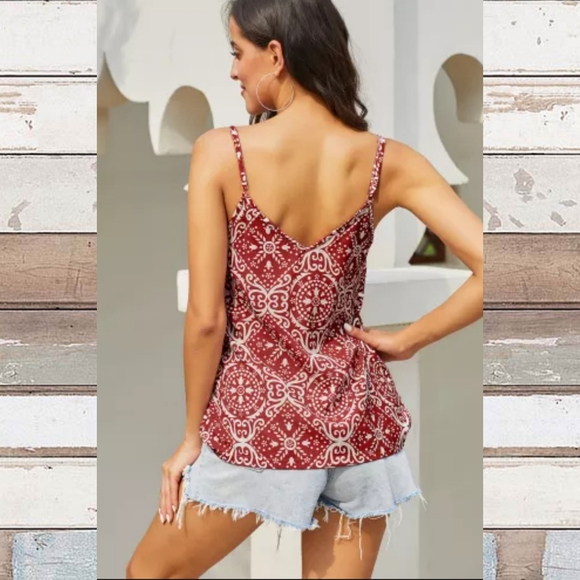 ‼️CLEARANCE PRICE FIRM‼️Red Spaghetti Strap Boho Printed Camisole - Picture 4 of 6